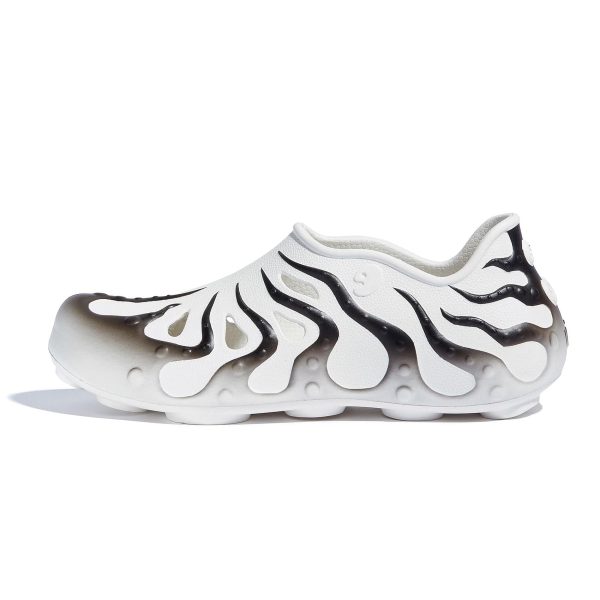 Black & White Octopus II Men Zu verkaufen